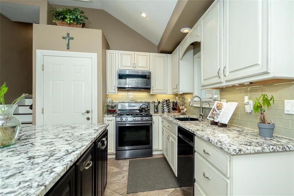 Photo 10 of 70 - 21465 W 180th Street