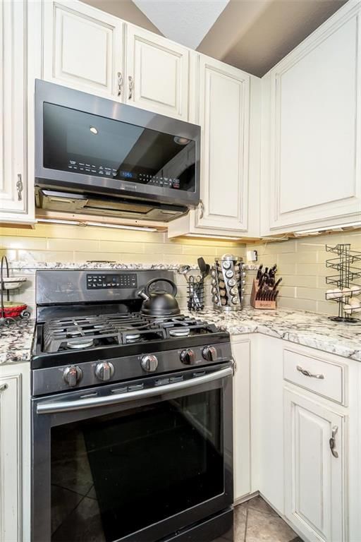 Photo 12 of 70 - 21465 W 180th Street