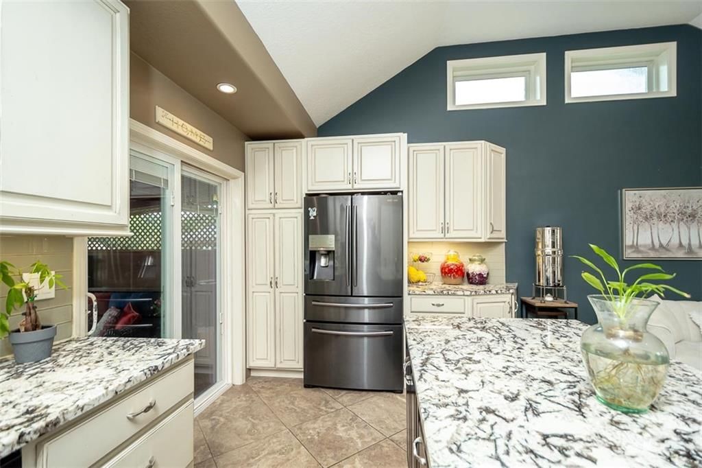 Photo 13 of 70 - 21465 W 180th Street