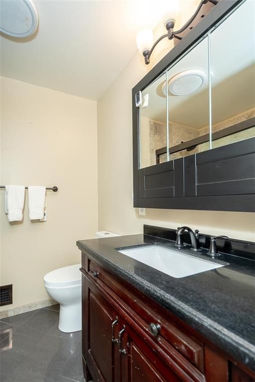 Photo 20 of 70 - 21465 W 180th Street