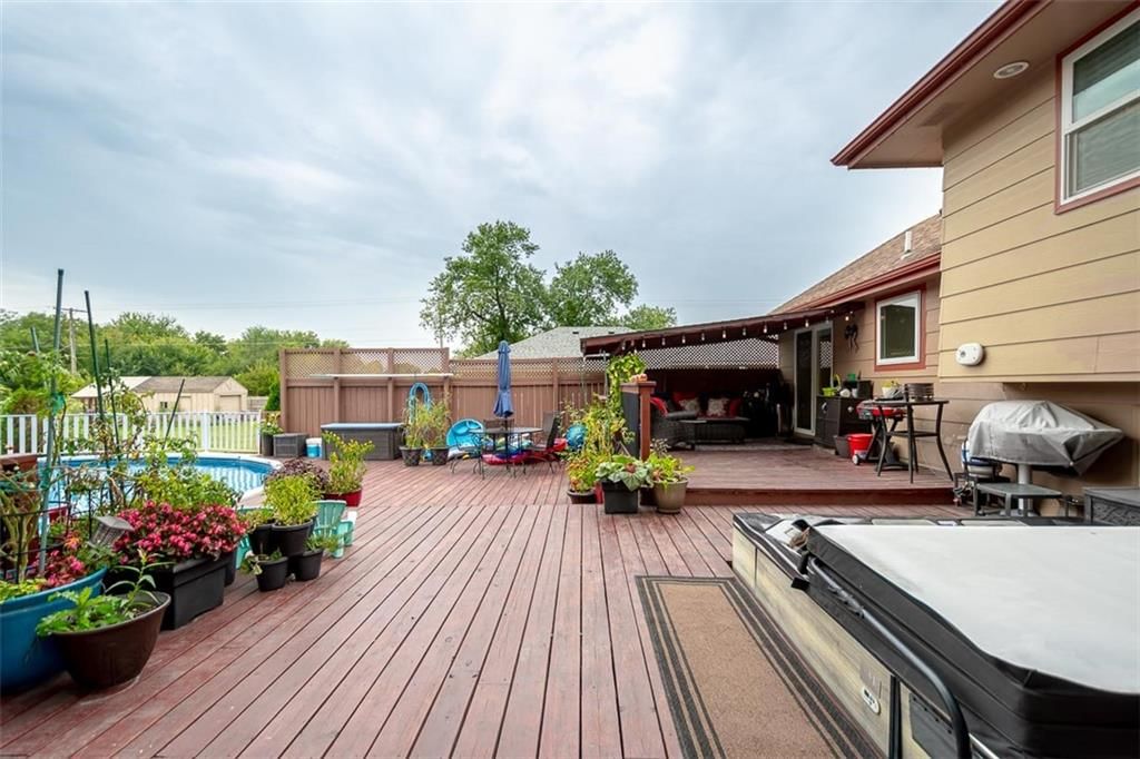 Photo 43 of 70 - 21465 W 180th Street