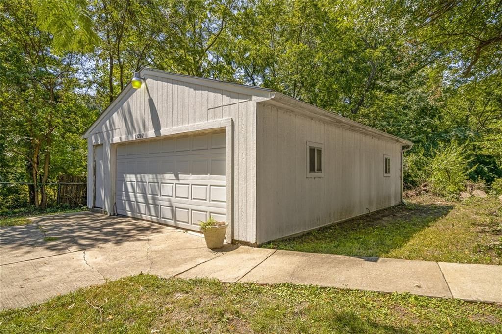 13202 Parker Avenue — photo 48