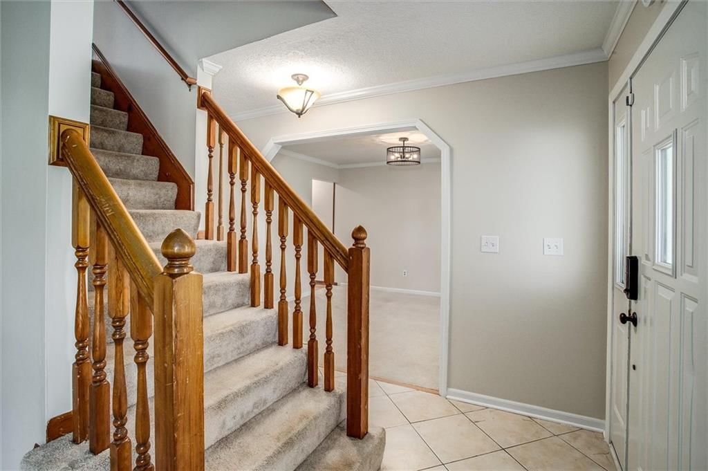 1504 NW Weatherstone Drive — photo 2