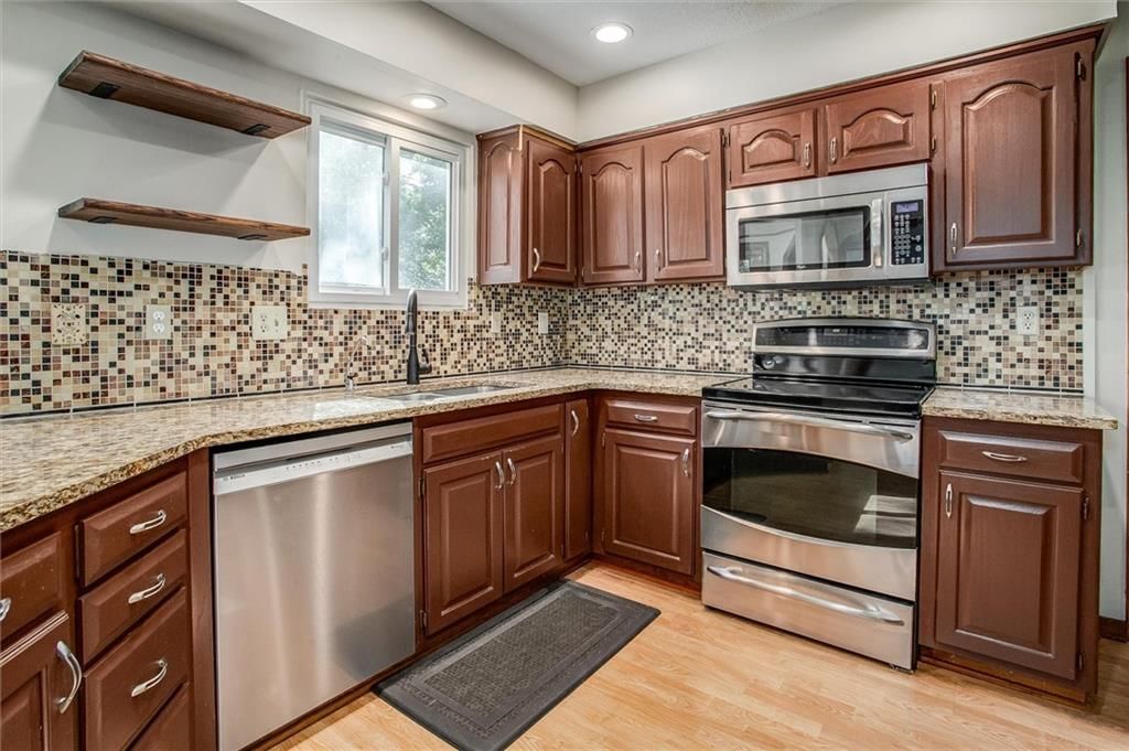 1504 NW Weatherstone Drive — photo 4