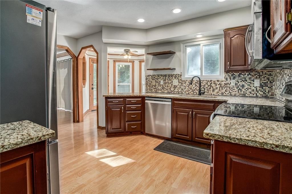 1504 NW Weatherstone Drive — photo 5