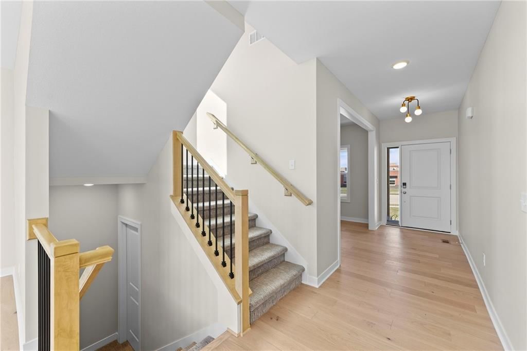 18681 W 193rd Street — photo 3
