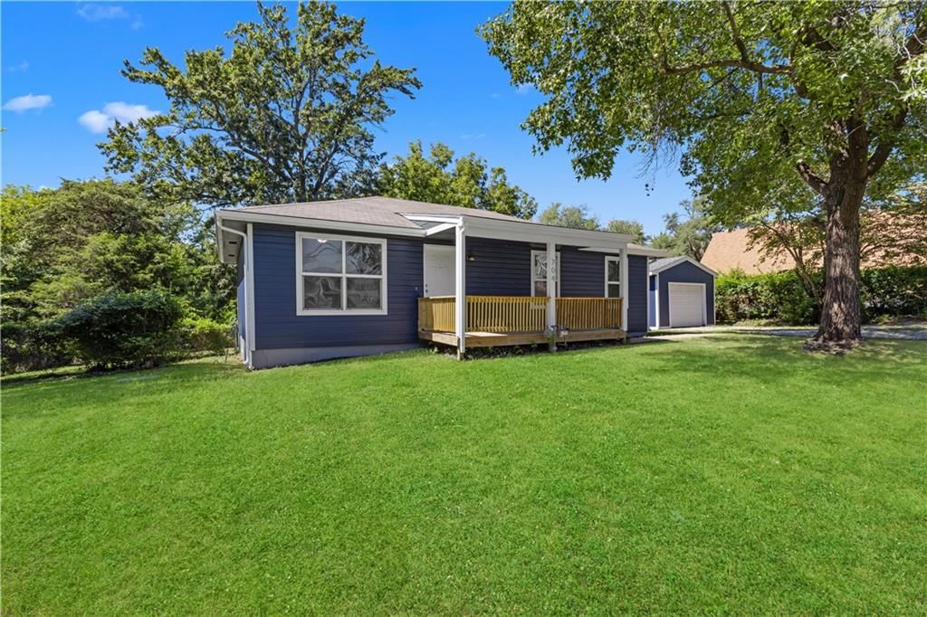 Photo 18 of 21 - 704 S Lacy Road