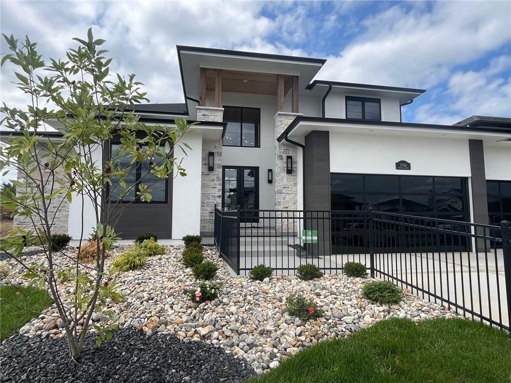 17016 Rosehill Street — photo 2