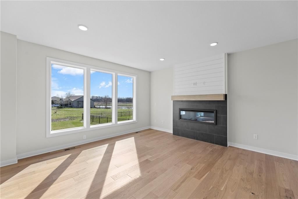 18637 W 193rd Street — photo 10