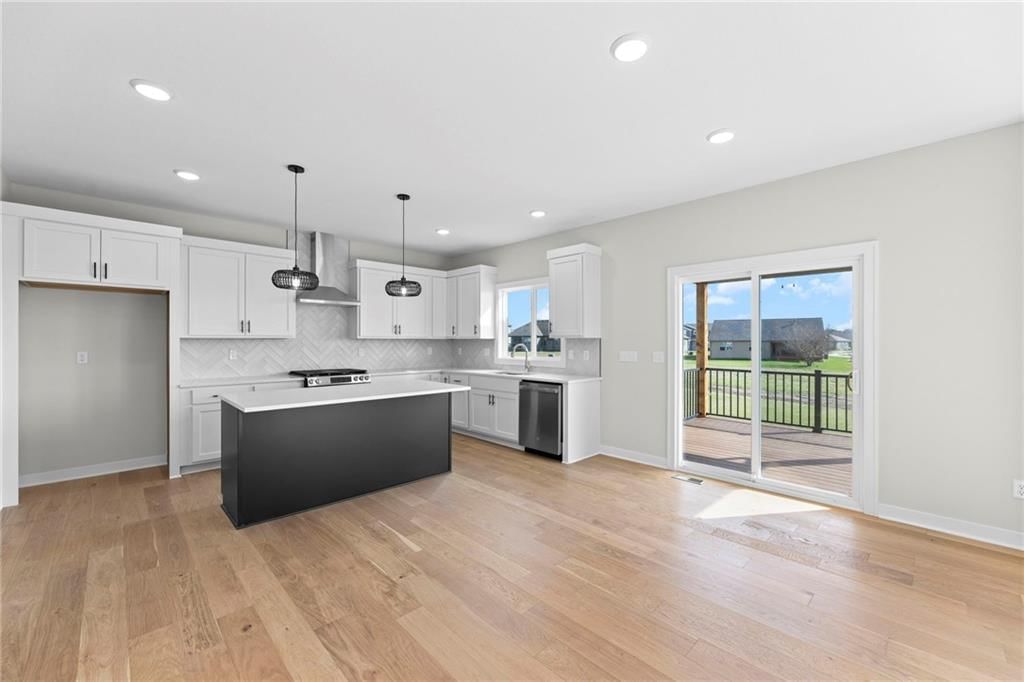 18637 W 193rd Street — photo 13
