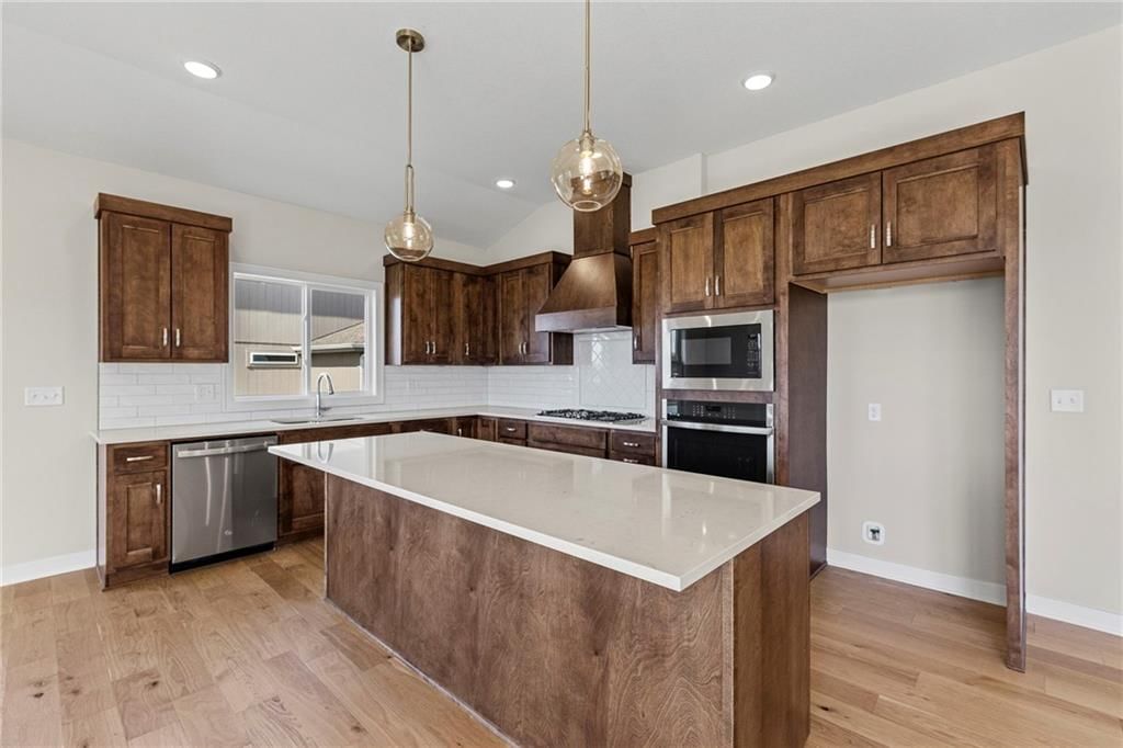 18615 W 193rd Street — photo 15