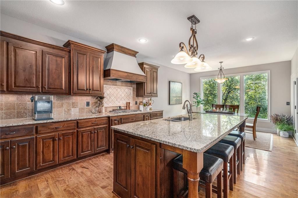 Photo 11 of 47 - 20805 W 68TH Terrace