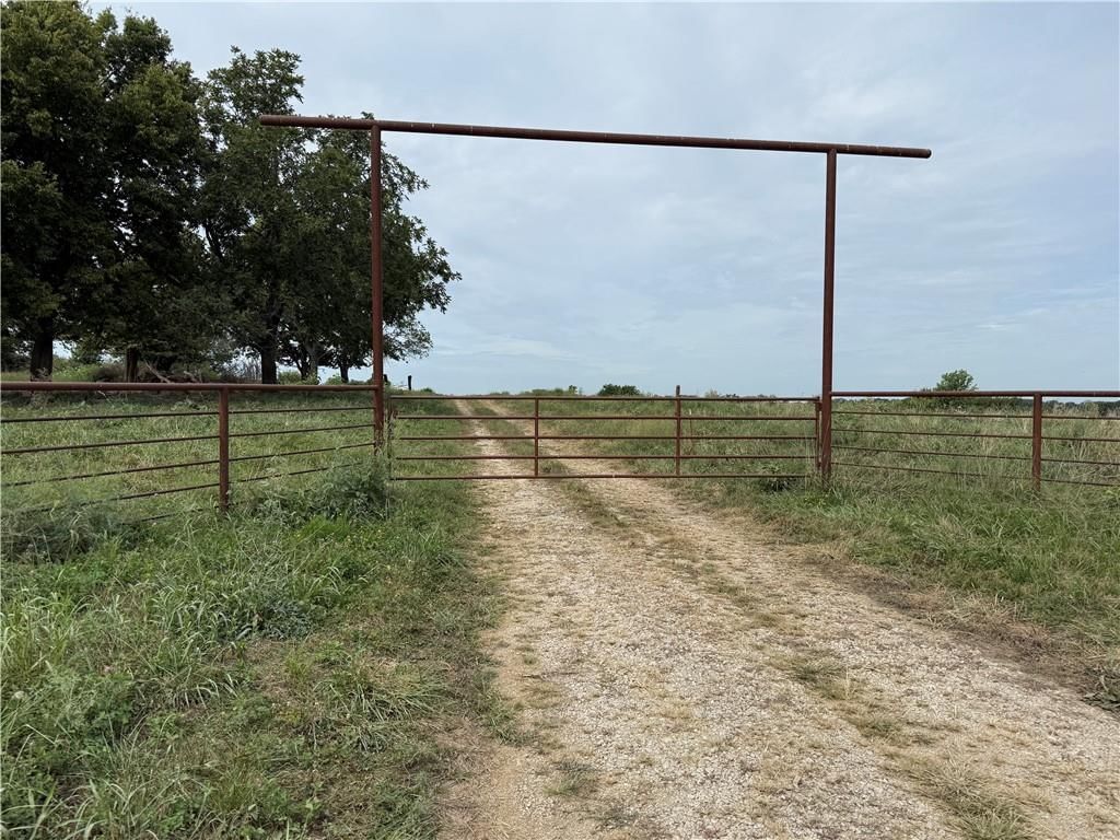S Grant Road — photo 4