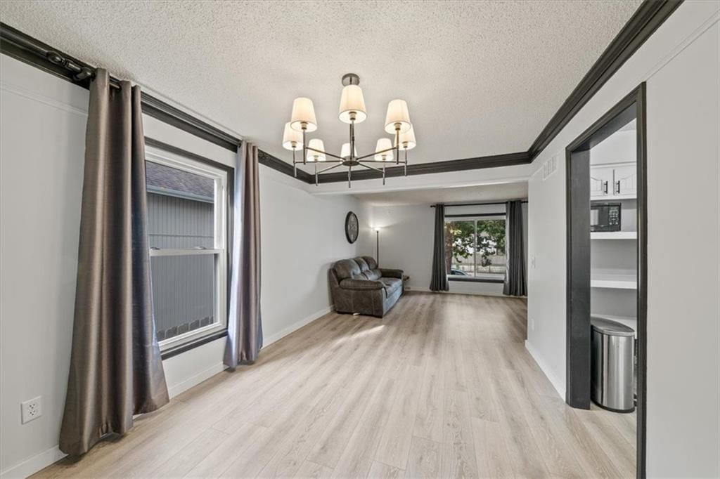 Photo 8 of 47 - 1904 S Lindenwood Drive