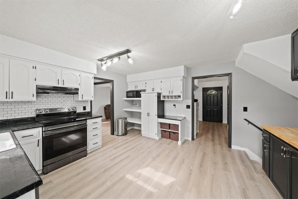 Photo 12 of 47 - 1904 S Lindenwood Drive