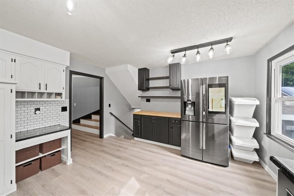 Photo 13 of 47 - 1904 S Lindenwood Drive