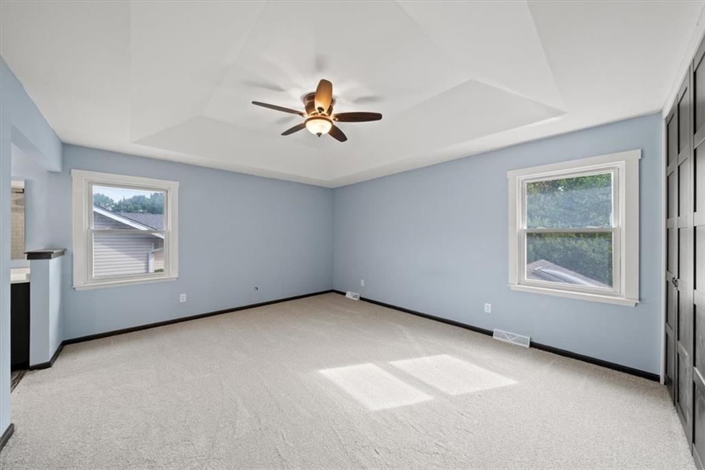 Photo 17 of 47 - 1904 S Lindenwood Drive