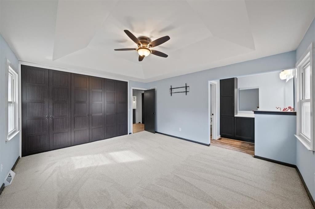 Photo 18 of 47 - 1904 S Lindenwood Drive