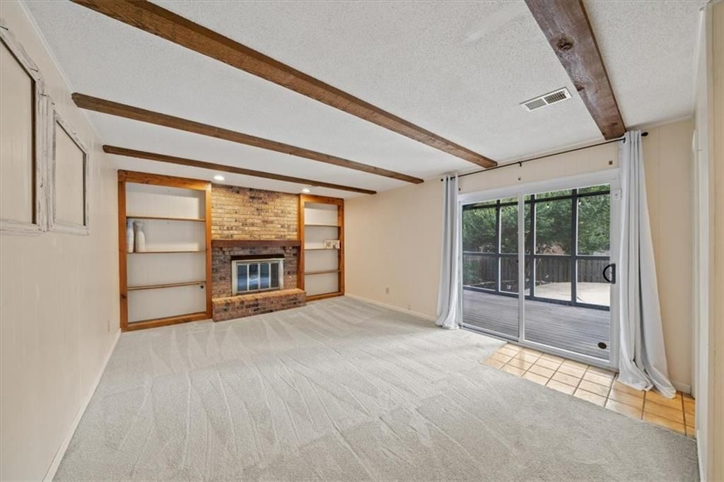 Photo 25 of 47 - 1904 S Lindenwood Drive
