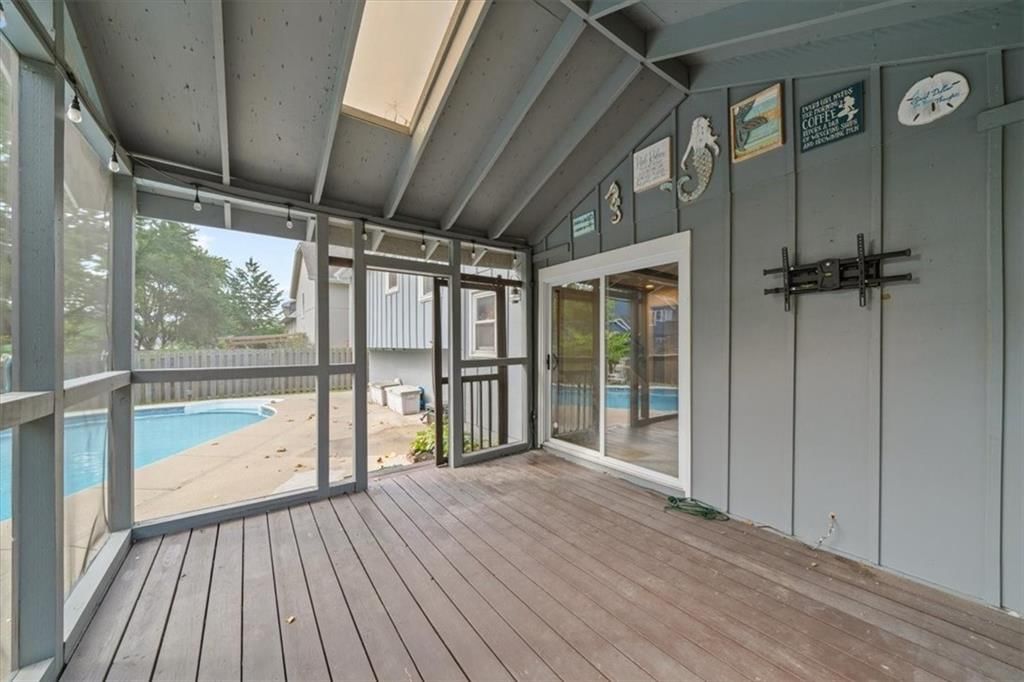 Photo 33 of 47 - 1904 S Lindenwood Drive