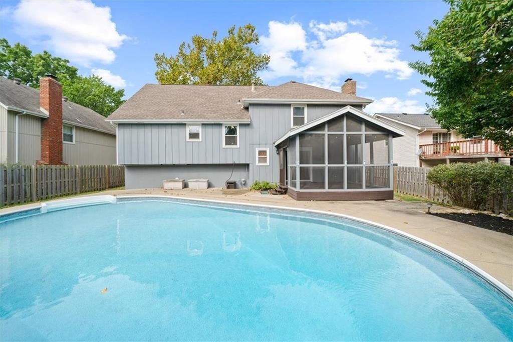 Photo 34 of 47 - 1904 S Lindenwood Drive