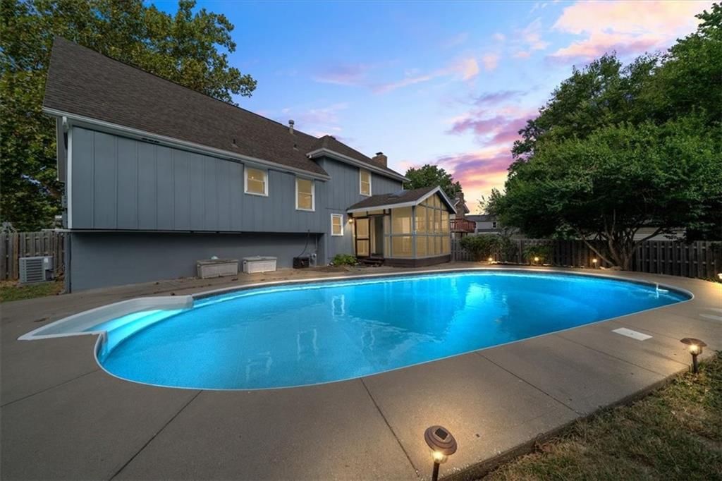 Photo 39 of 47 - 1904 S Lindenwood Drive