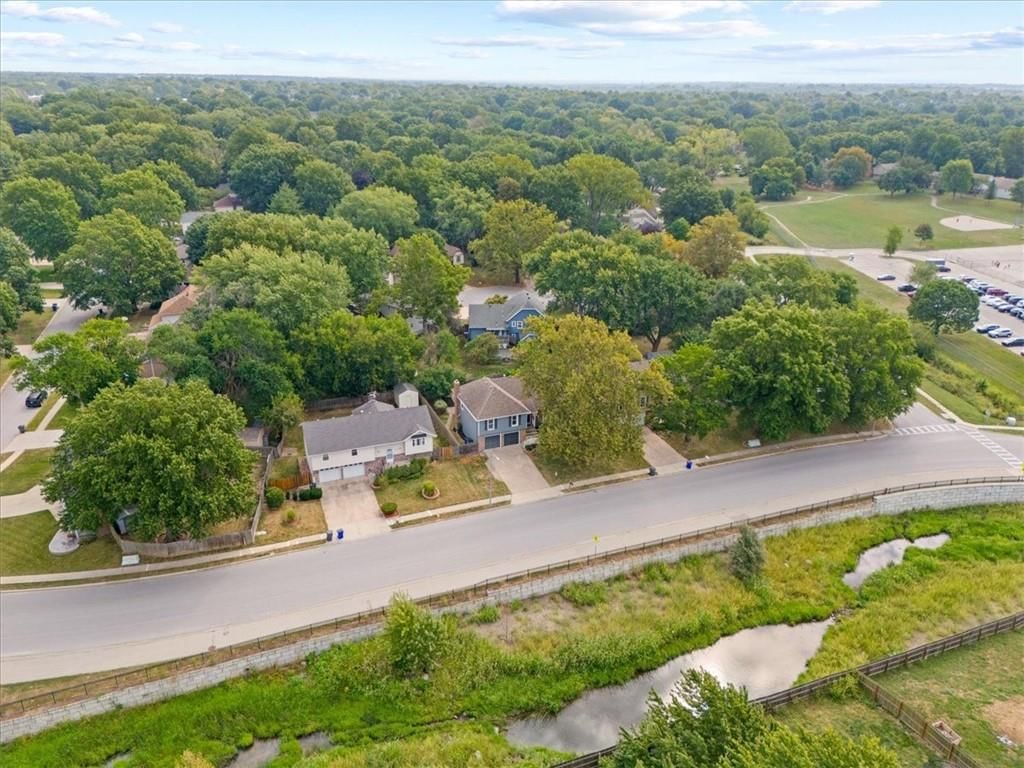 Photo 40 of 47 - 1904 S Lindenwood Drive