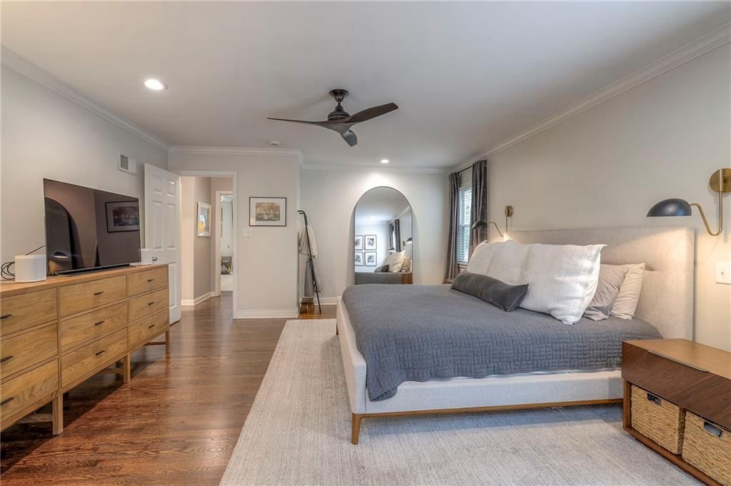 8804 Lee Boulevard — photo 15