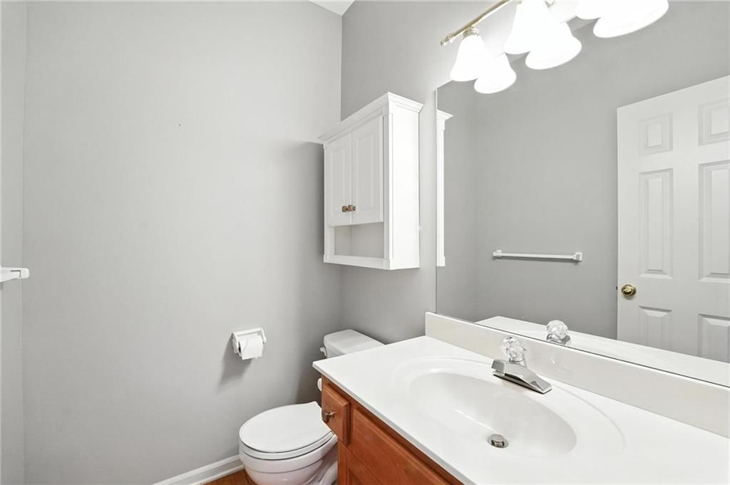 Photo 31 of 51 - 915 NE 102ND Street