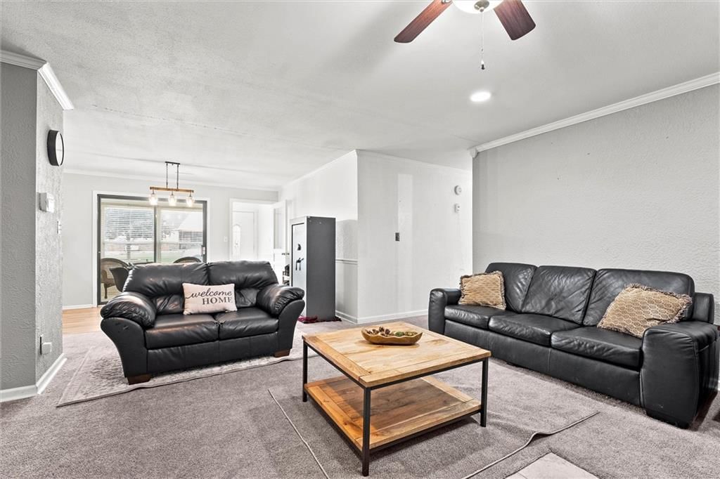 Photo 10 of 30 - 607 Arena Drive