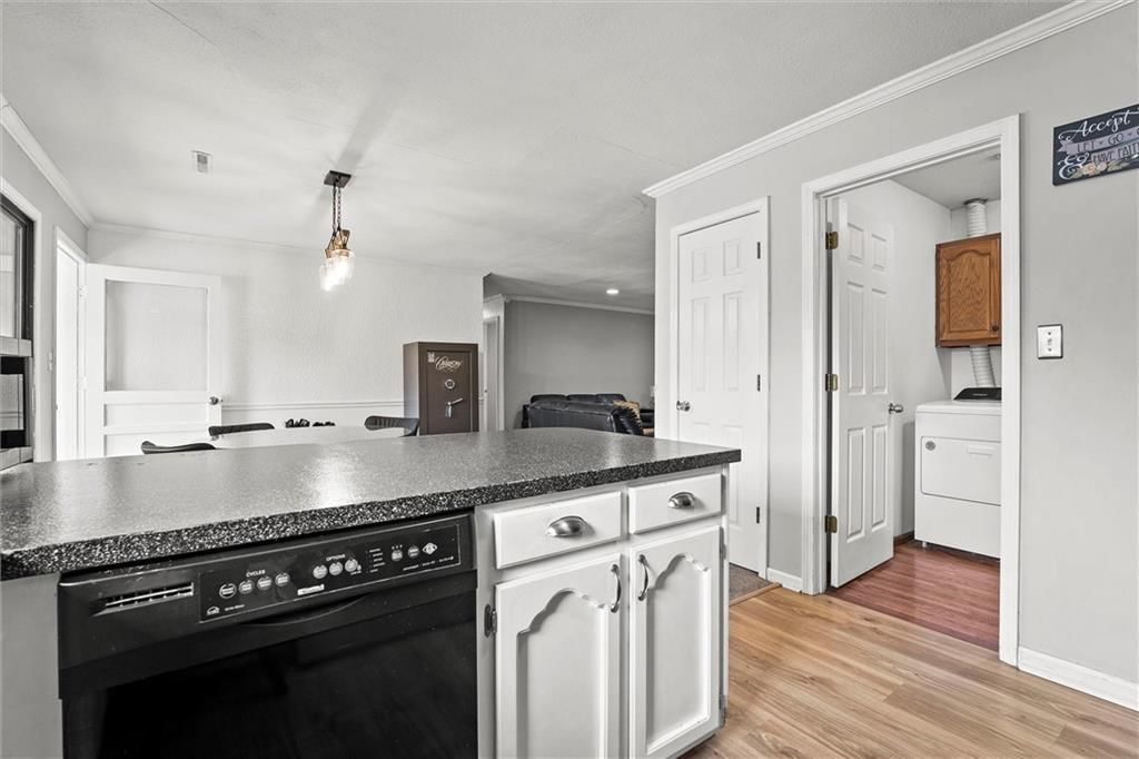 Photo 13 of 30 - 607 Arena Drive