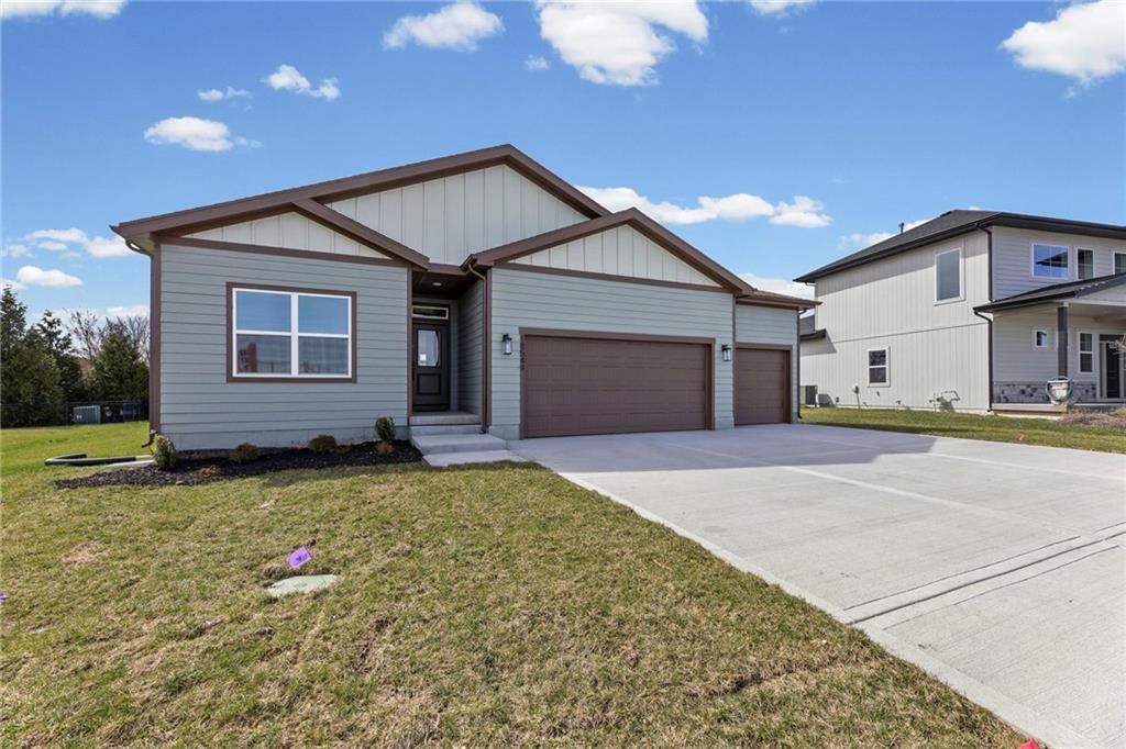18549 W 193rd Street — photo 3