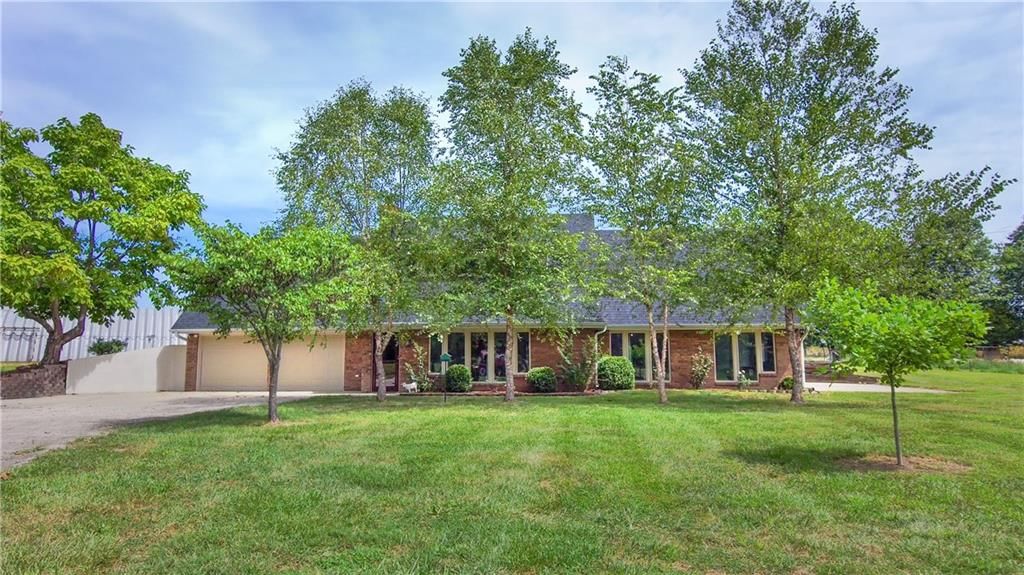 28605 E 239th Street, Harrisonville, MO