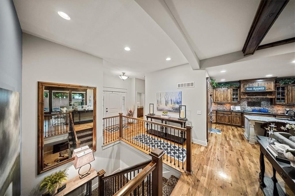 Photo 7 of 75 - 15609 Linden Street
