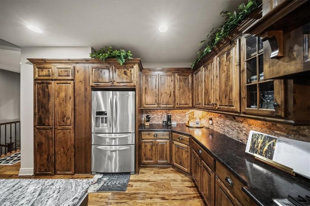 Photo 13 of 75 - 15609 Linden Street