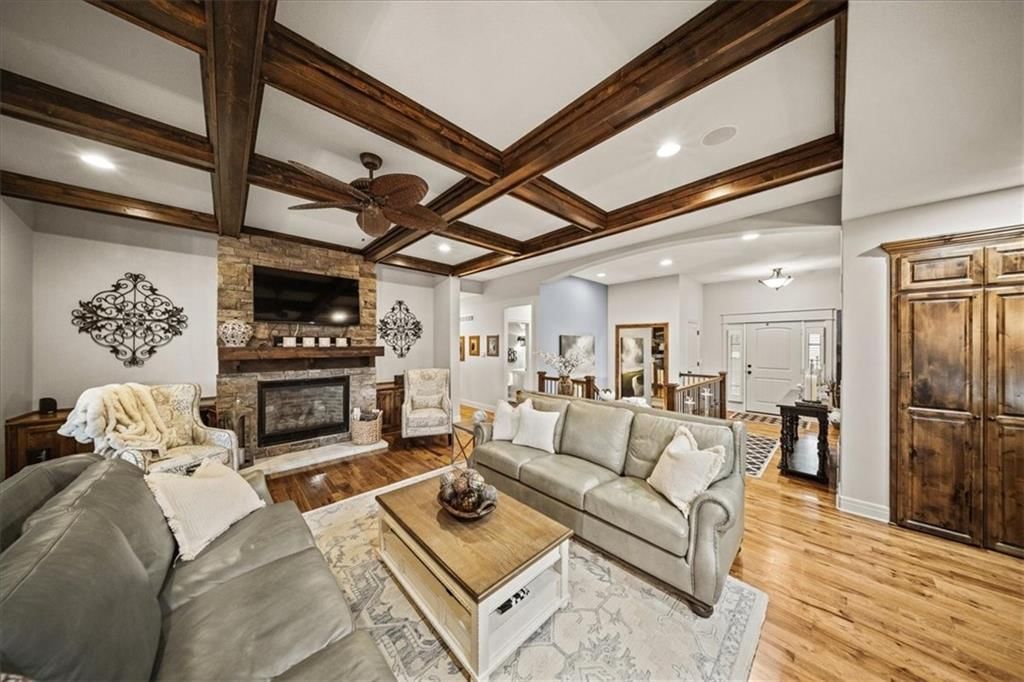 Photo 18 of 75 - 15609 Linden Street