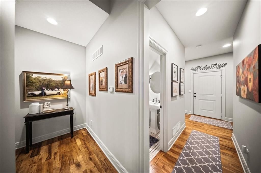Photo 26 of 75 - 15609 Linden Street