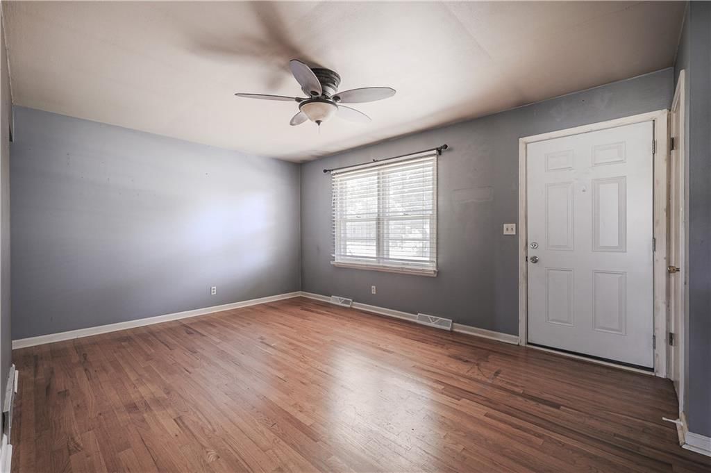 Photo 9 of 20 - 206 N Jefferson Street