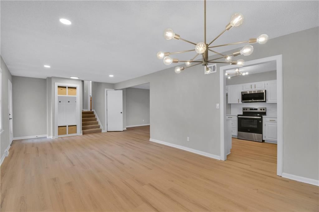 Photo 9 of 41 - 3003 N 79th Street