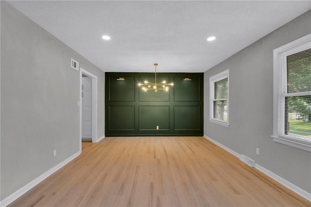 Photo 11 of 41 - 3003 N 79th Street