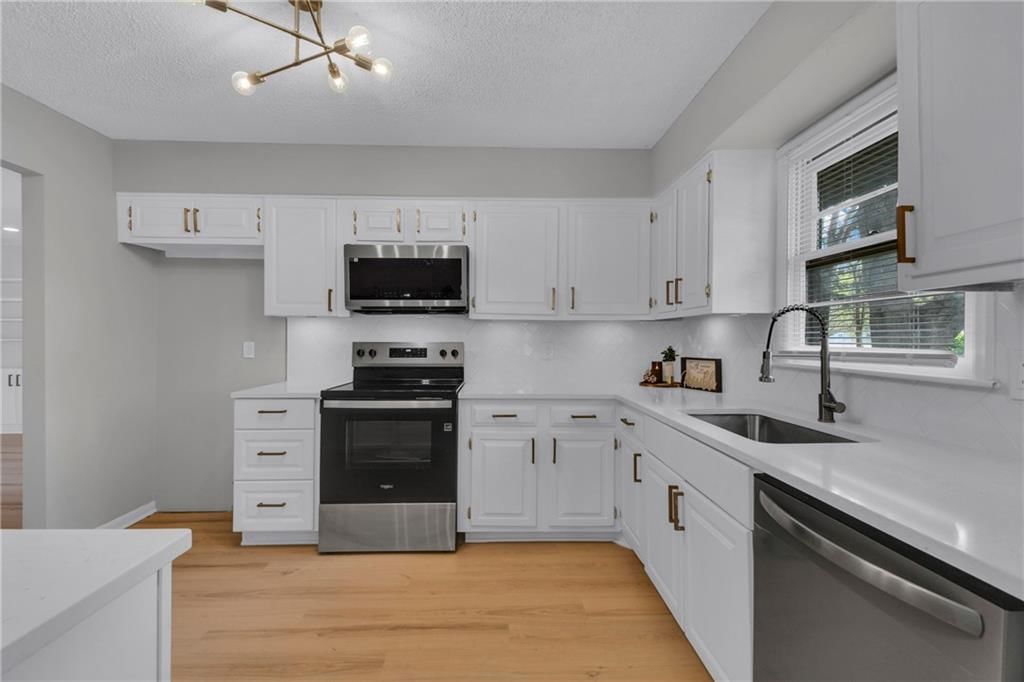 Photo 17 of 41 - 3003 N 79th Street
