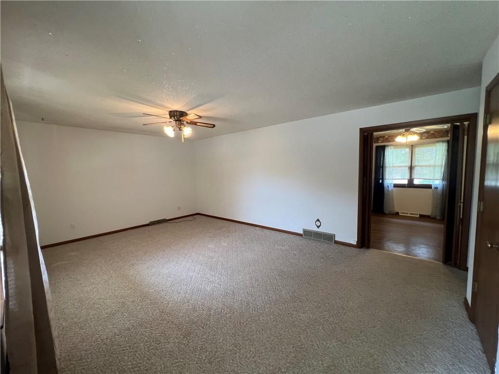 601 W Elk Street — photo 6
