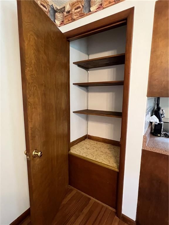 601 W Elk Street — photo 15