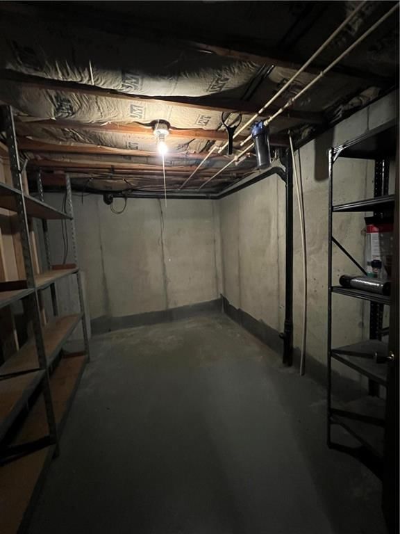 601 W Elk Street — photo 37