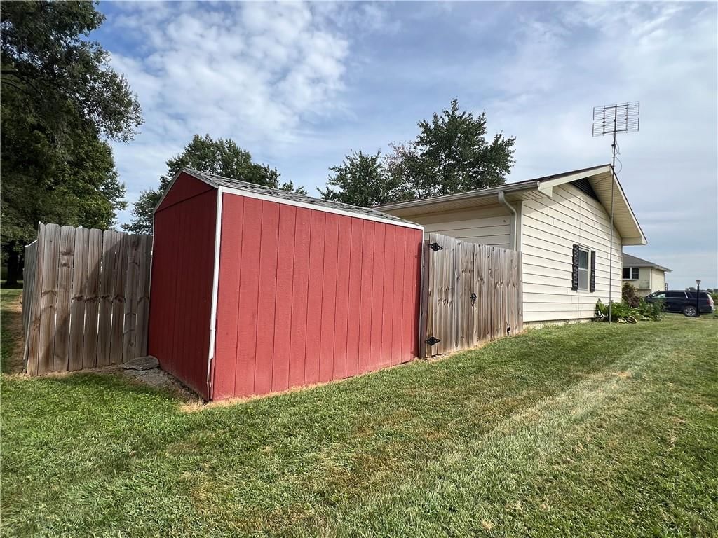 601 W Elk Street — photo 44