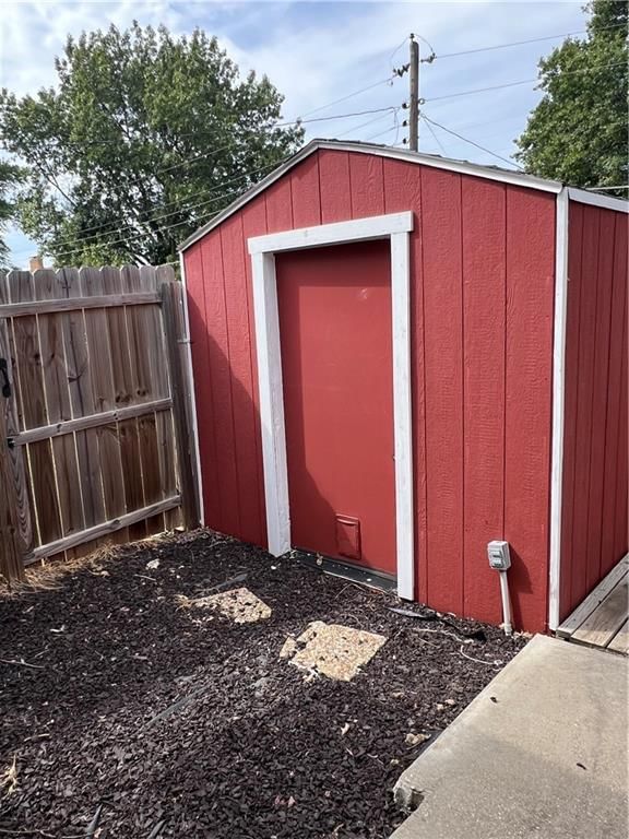 601 W Elk Street — photo 45