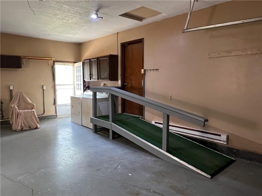 601 W Elk Street — photo 50