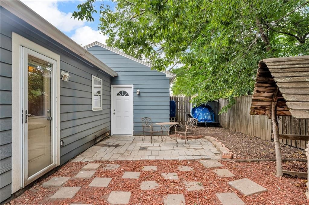 800 Madeline Lane — photo 4