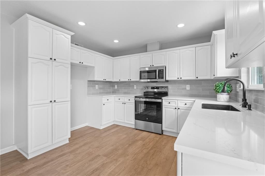 12337 S Clinton Street — photo 10