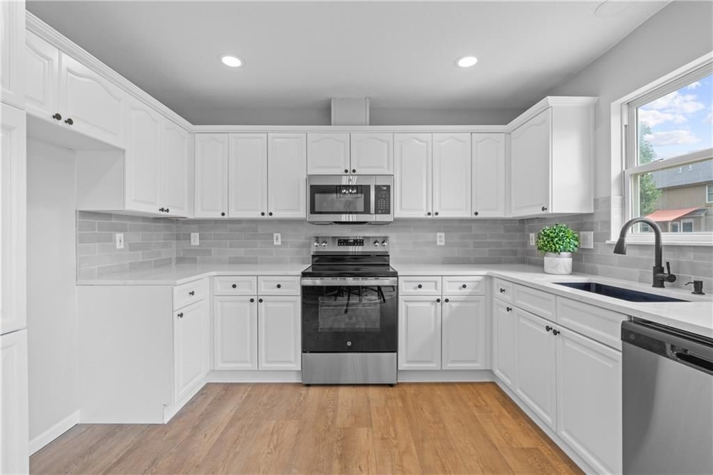 12337 S Clinton Street — photo 11